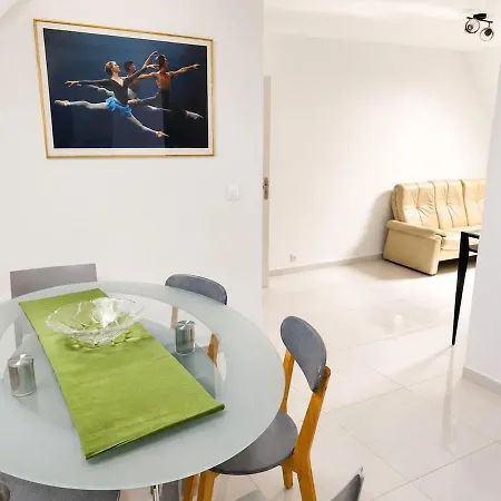 Dakvet Moderne - 3 Bedrooms, Quiet, Hot Tub *