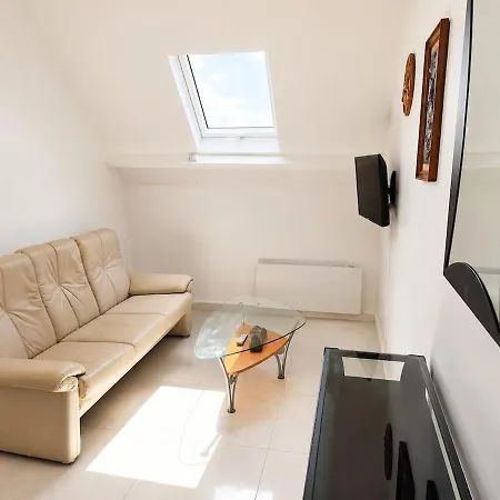 Dakvet Moderne - 3 Bedrooms, Quiet, Hot Tub * מרס-לה-באן