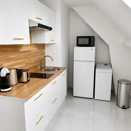 Dakvet Moderne - 3 Bedrooms, Quiet, Hot Tub מרס-לה-באן