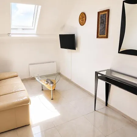 Dakvet Moderne - 3 Bedrooms, Quiet, Hot Tub דירה מרס-לה-באן