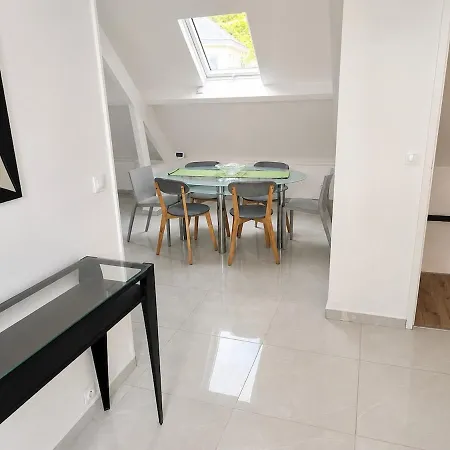 Dakvet Moderne - 3 Bedrooms, Quiet, Hot Tub דירה *