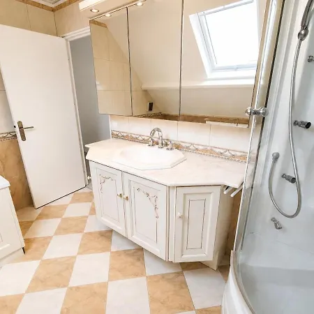 Dakvet Moderne - 3 Bedrooms, Quiet, Hot Tub דירה מרס-לה-באן