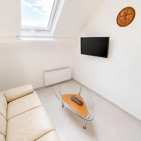 דירה Dakvet Moderne - 3 Bedrooms, Quiet, Hot Tub מרס-לה-באן